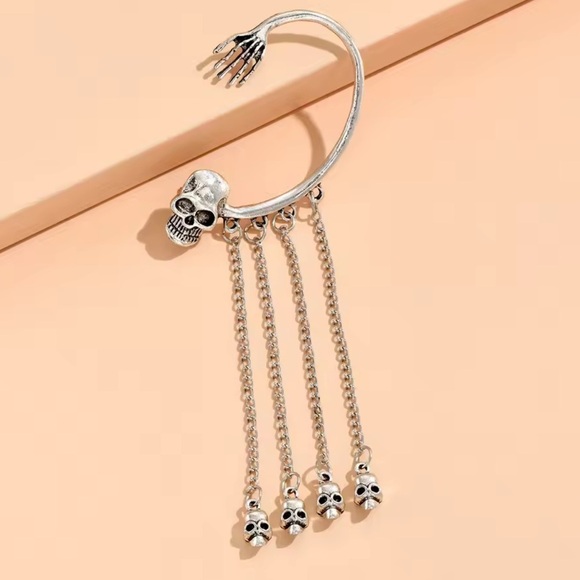 Halloween gothic Silver Skull Chain Ear Cuff - Picture 3 of 5